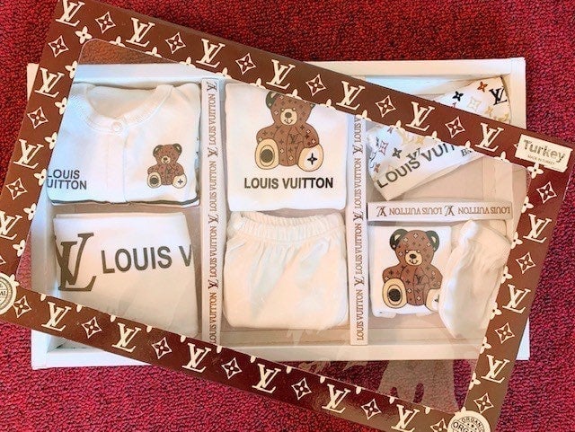 Unisex baby set of 7 pcs in a luxury box