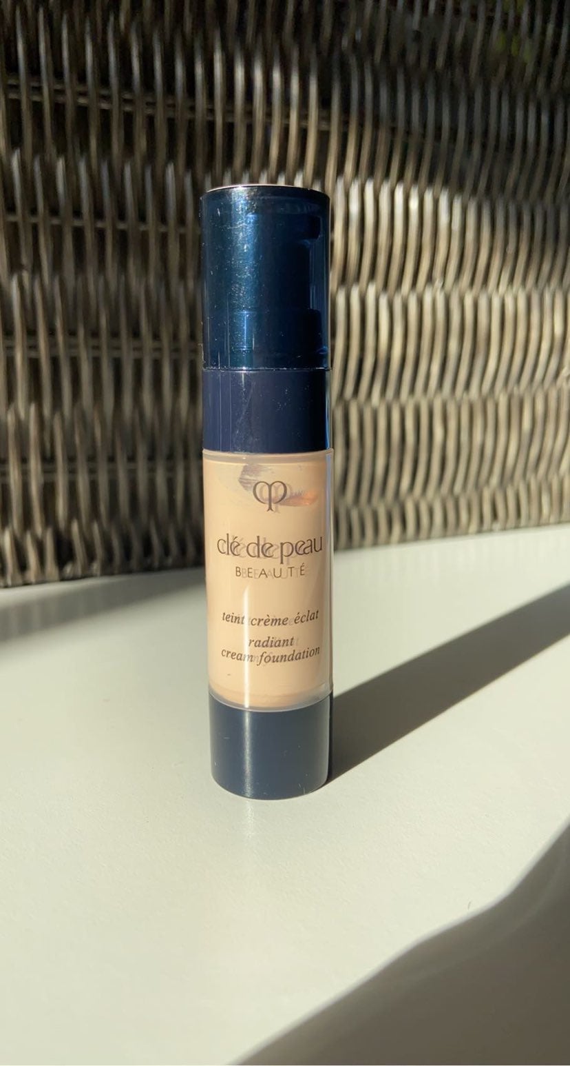 Cle de Peau Radiant Cream Foundation