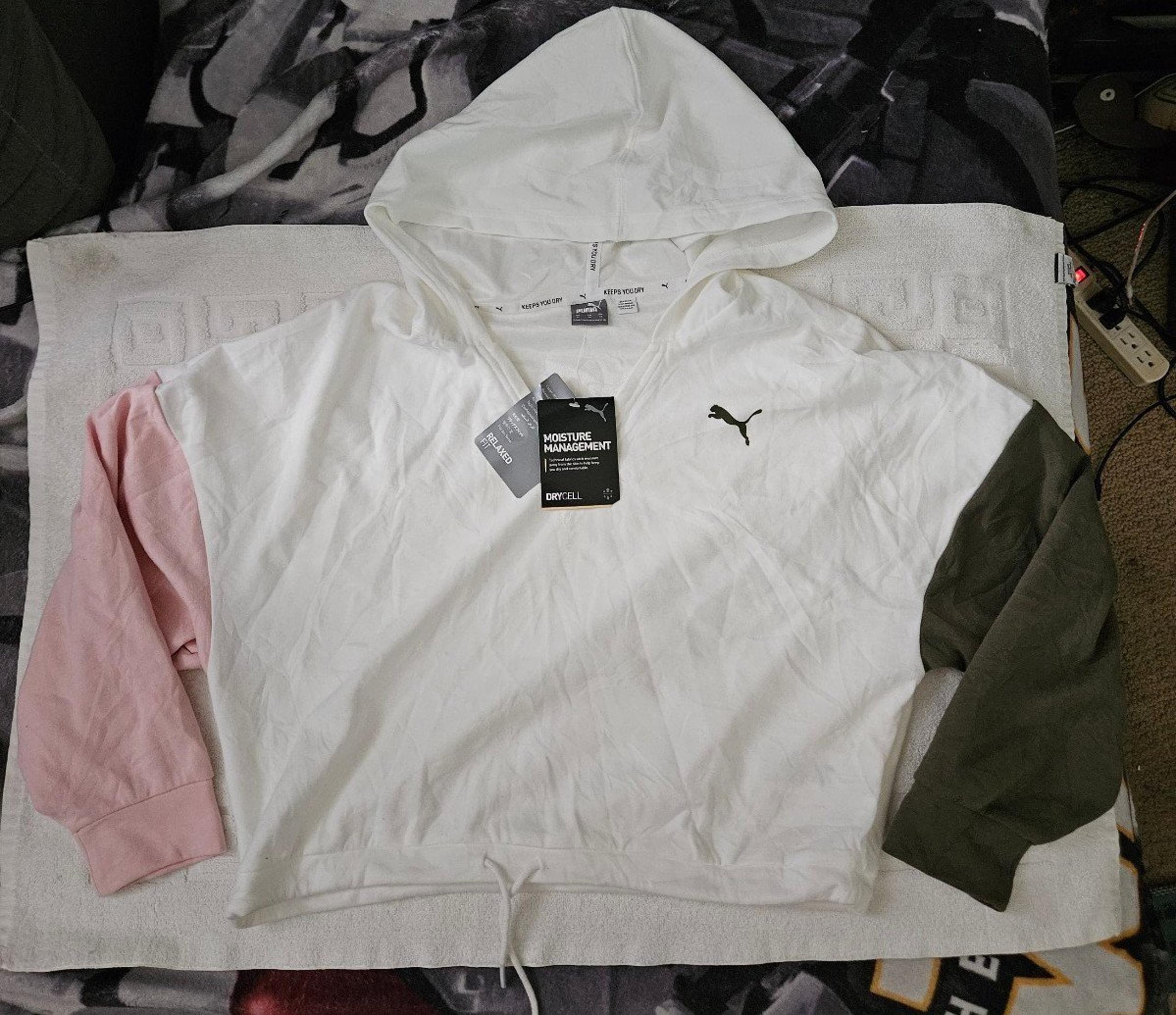 Puma crop top color block white pink green Hoodie hooded sweatshirt medium NEW