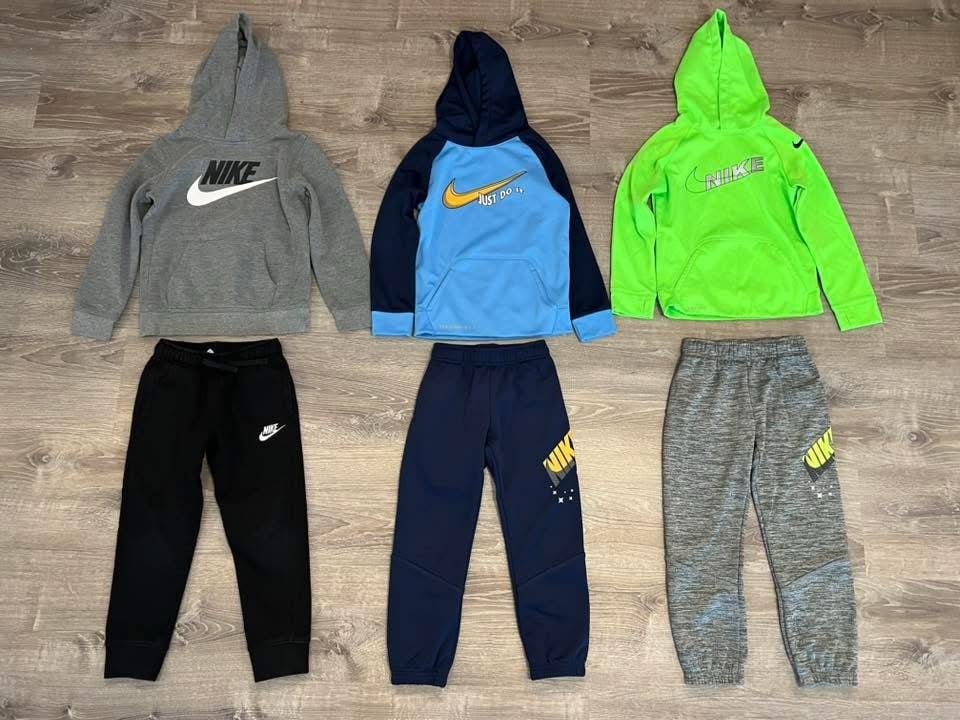 Boys Nike size 6/7 lot