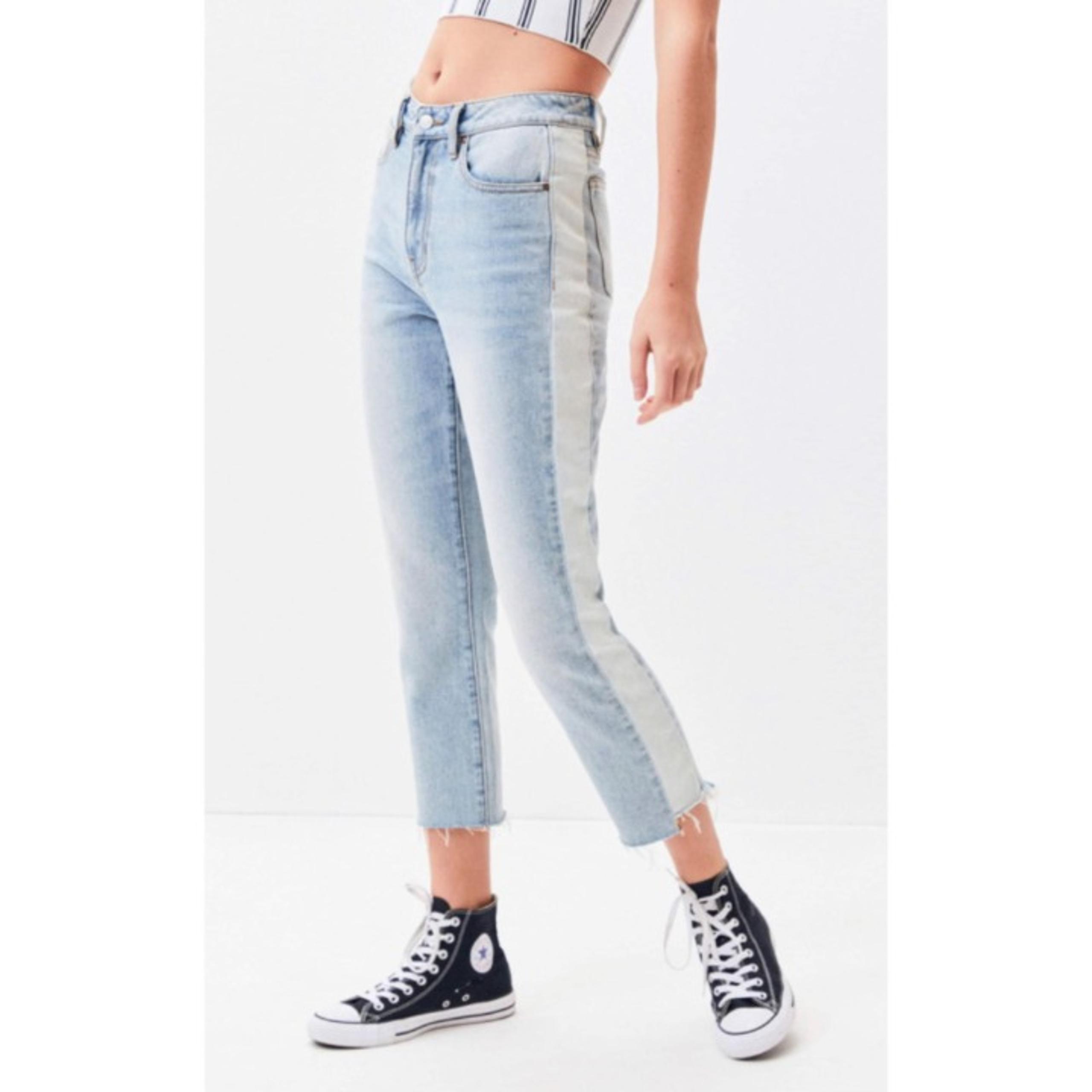 PacSun Women's Jason Blue Mom Jeans Cropped Medium Wash