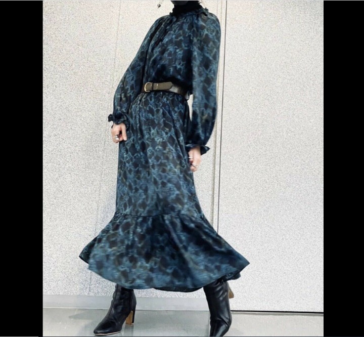 Zara print dress with a belt Size XS Midi
