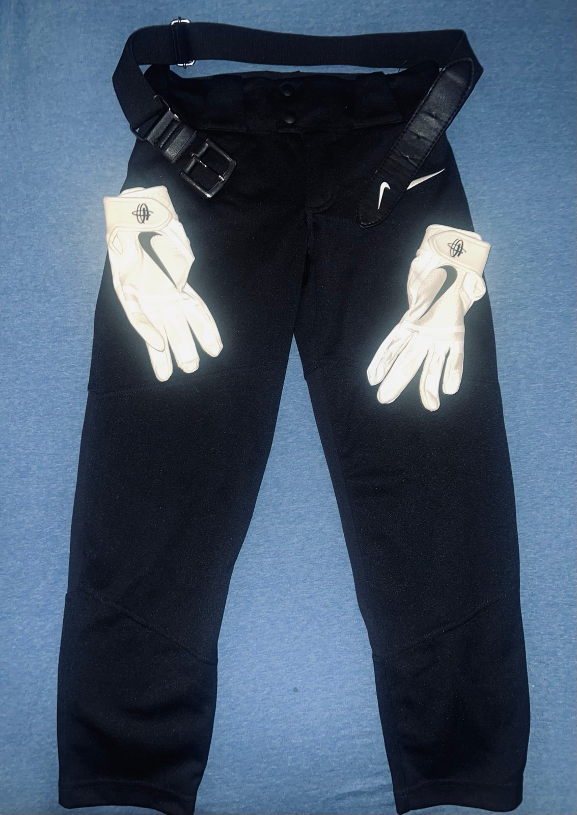 Nike Baseball set-Black Pants/White Batting Gloves-Youth S/Belt- one size