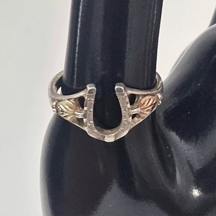 Sterling Silver Horseshoe Black Hills Gold Leaf Accent 12k Ring sz 9   Crafted w