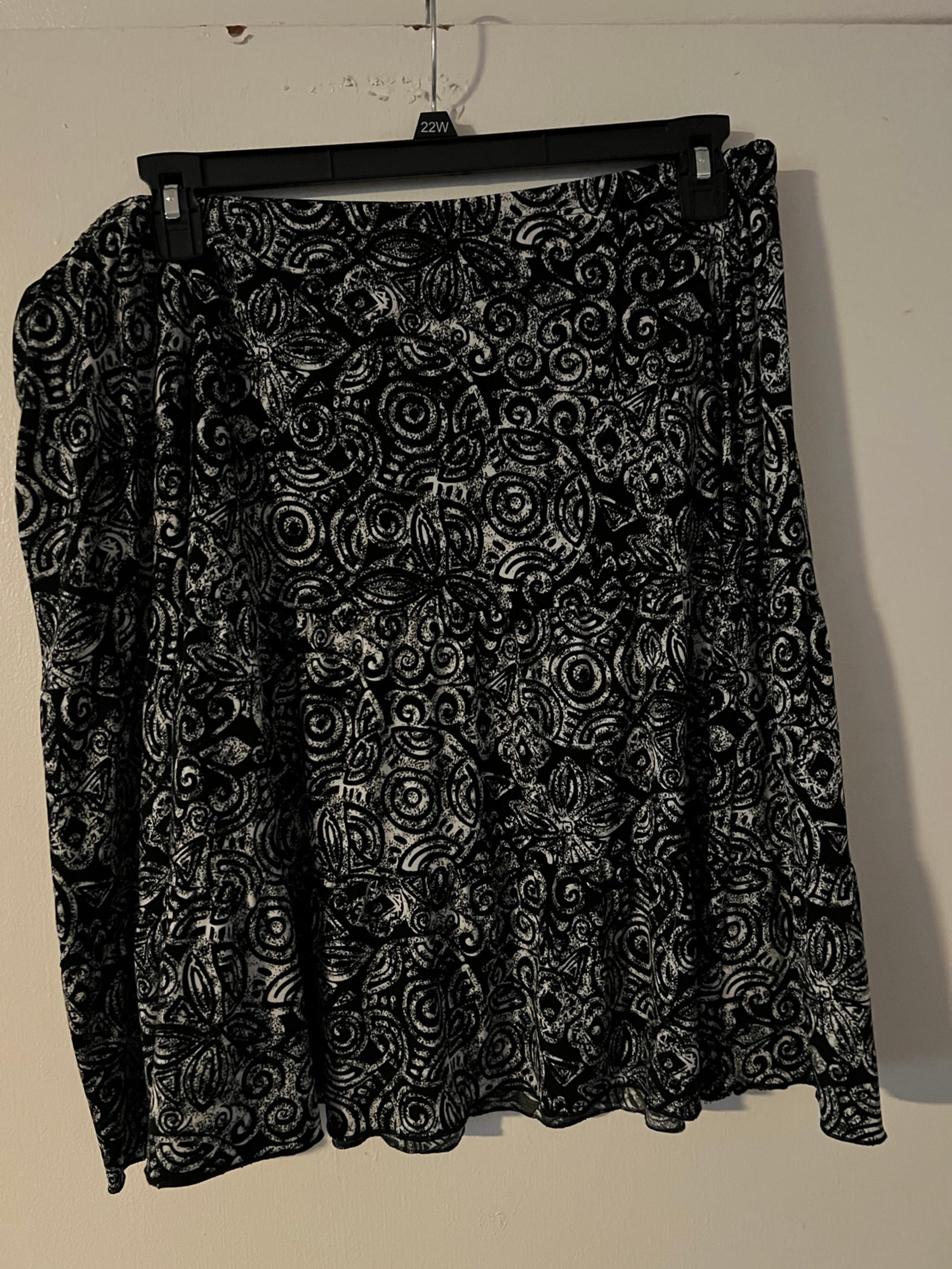 Avenue Skirt size 18/20