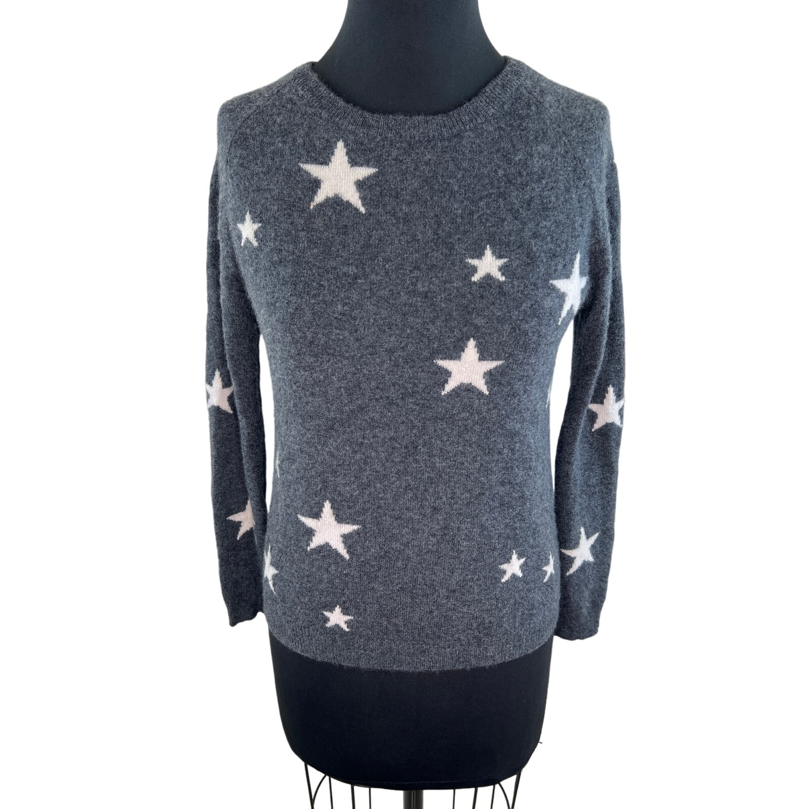 Chelsea & Theodore 100% Cashmere Crew Sweater Gray White Star Pullover XSmall XS