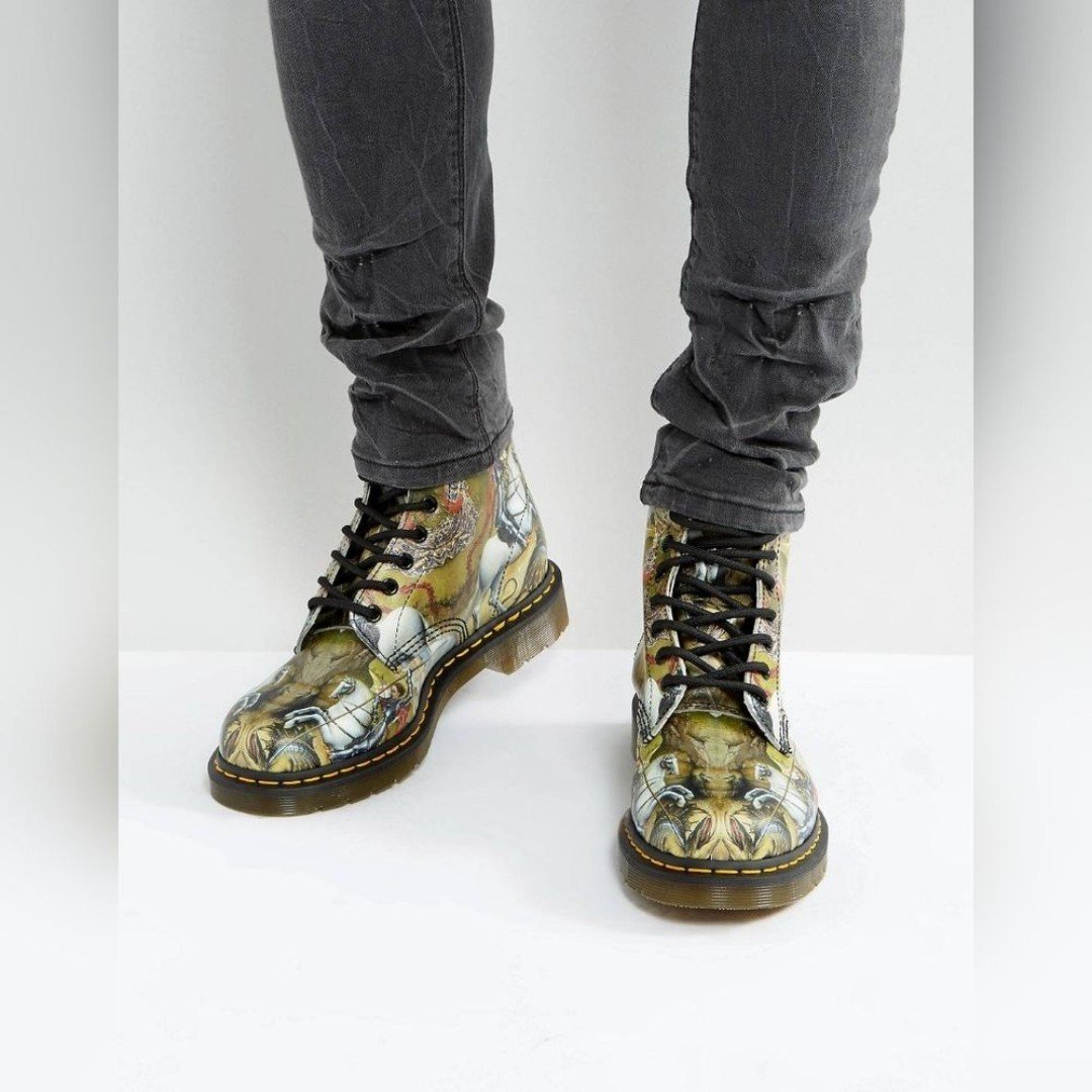 Dr Martens 1460 George & Dragon Print 8 Eye Boots-RARE