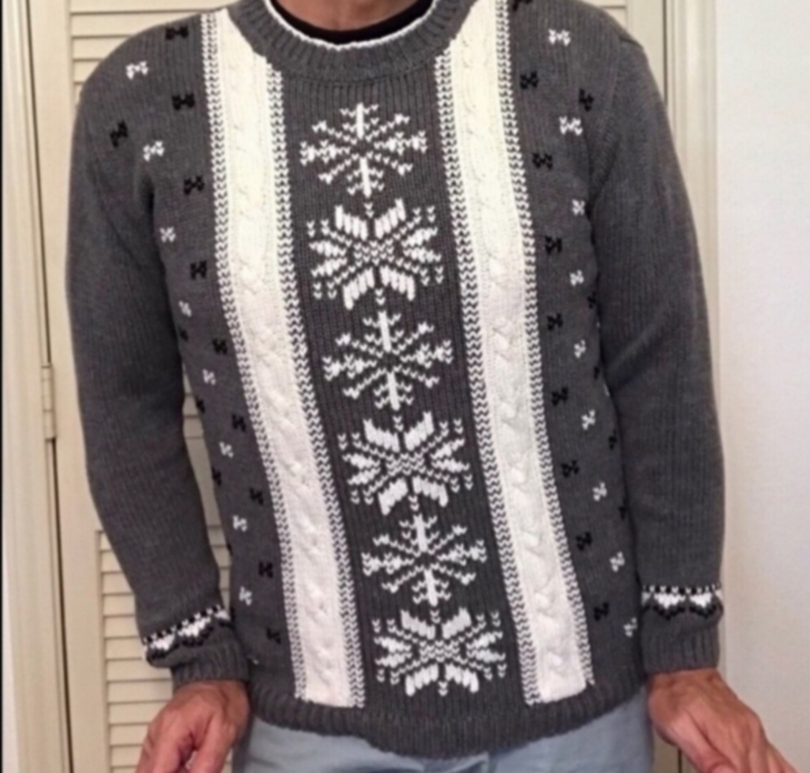 VINTAGE LIZ CLAIBORNE GRAY SNOWFLAKE KNITTED SWEATER SMALL