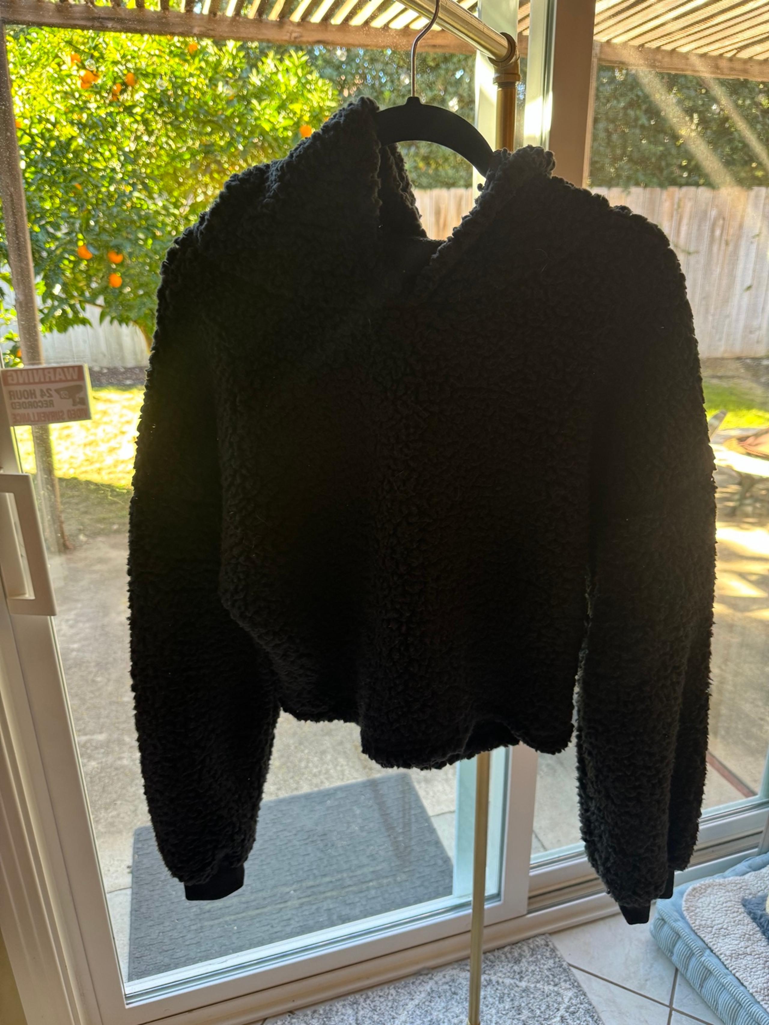 Black Fuzzy Cropped Hoodie