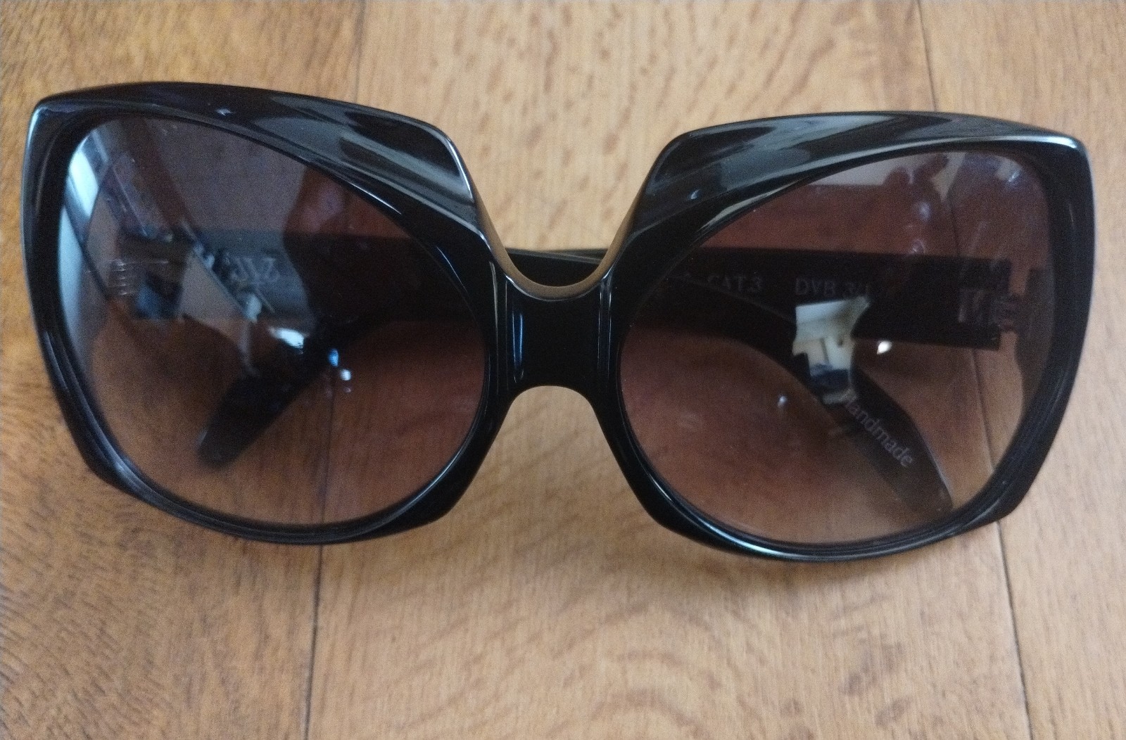 VICTORIA BECKHAM 'CAT3' black square sunglasses