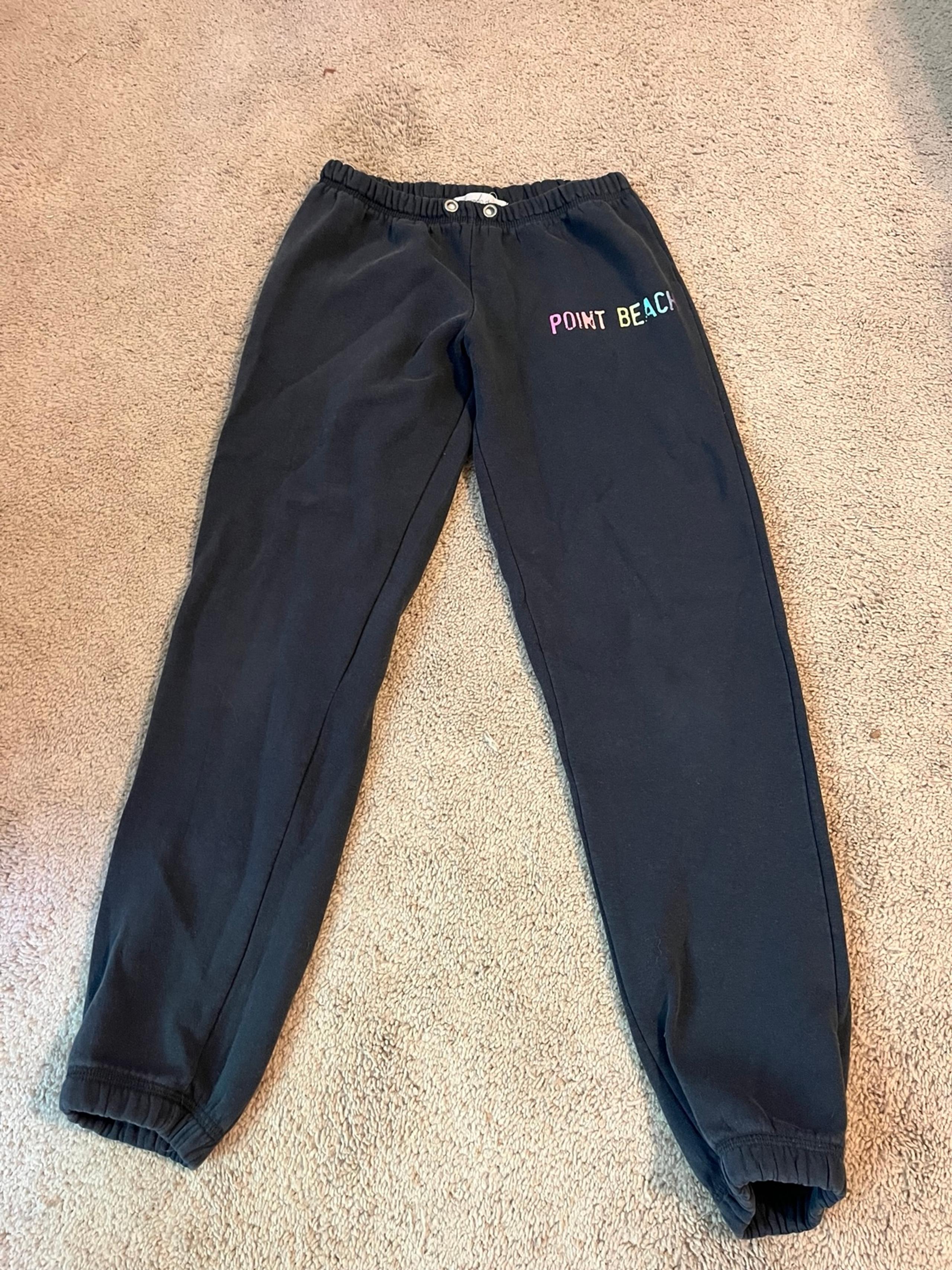 grey sweatpants