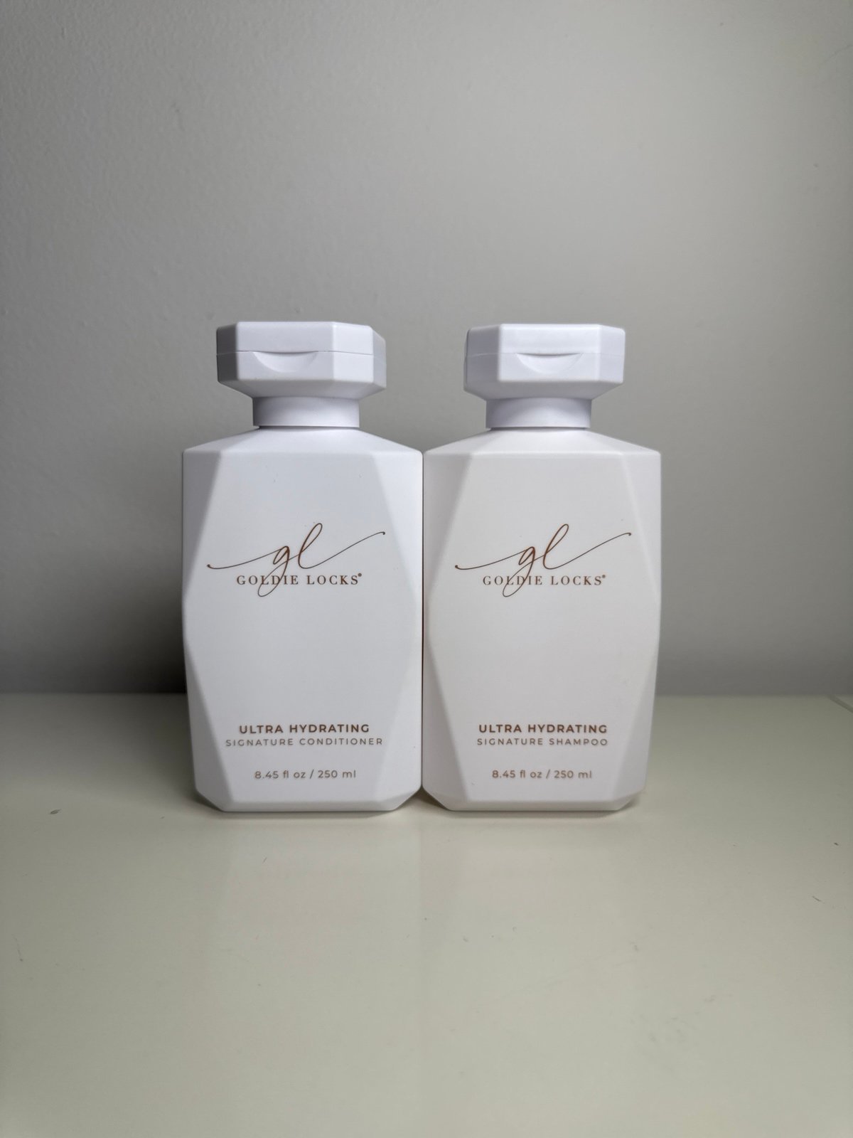 Goldie Locks Ultra Hydrating shampoo conditioner 8.45 Fl Oz / 250 ml 2 pc
