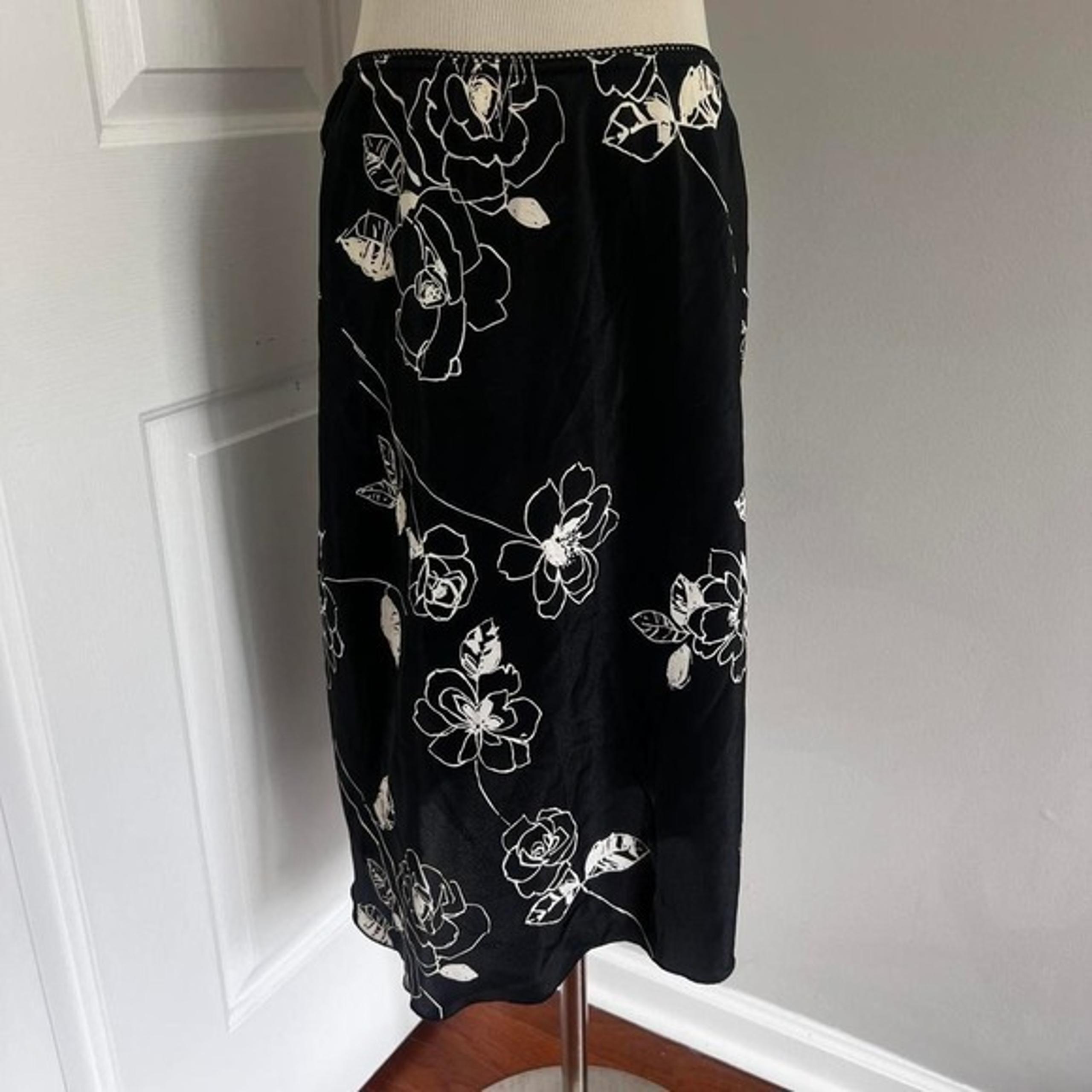 Y2K BLACK SHEER FLORAL MIDI SKIRT