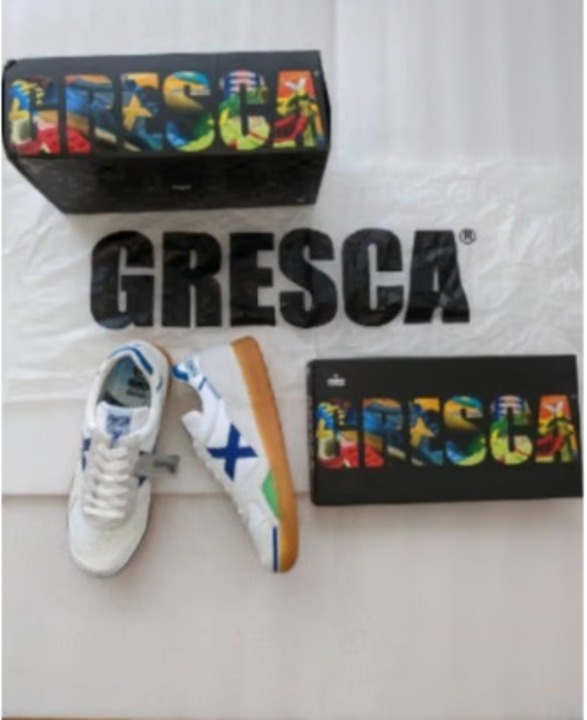 Munich Gresca indoor soccer shoes White Blue Blanco Azul mens size 8