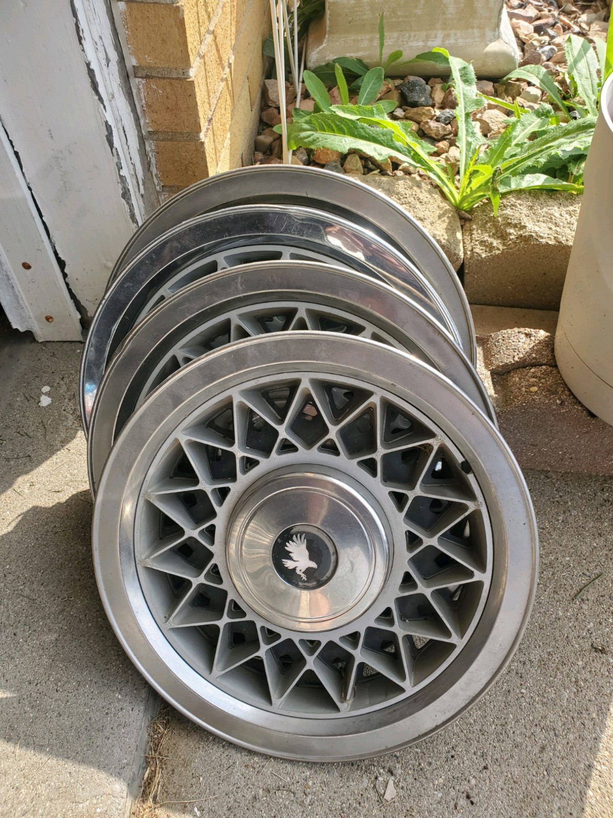 14 Buick regal hubcap set