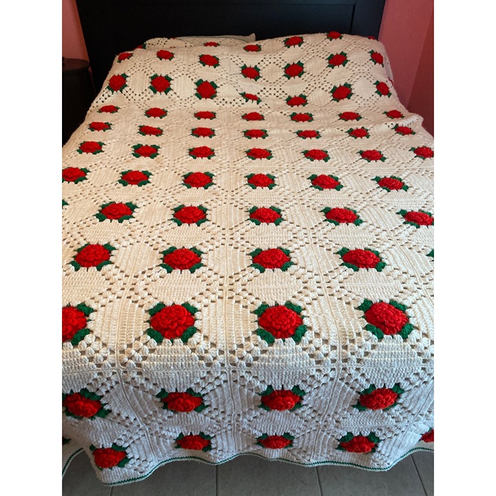 Crochet Queen Size Coverlet Granny Core 100x86 Roses Green Edge Cottage core VTG