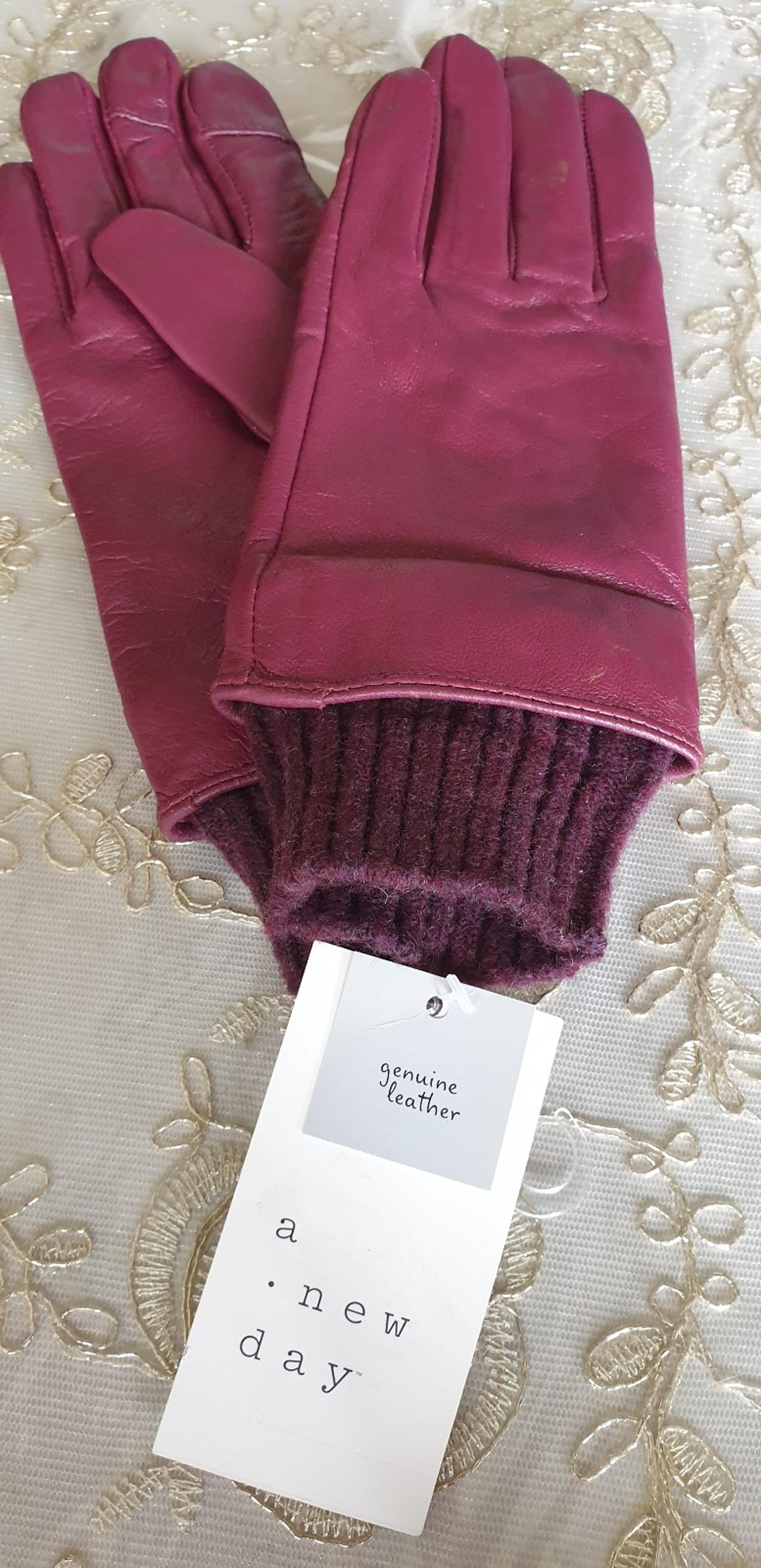 A New Day Womens Genuine Leather Gloves - Burgundy / Size XS/S