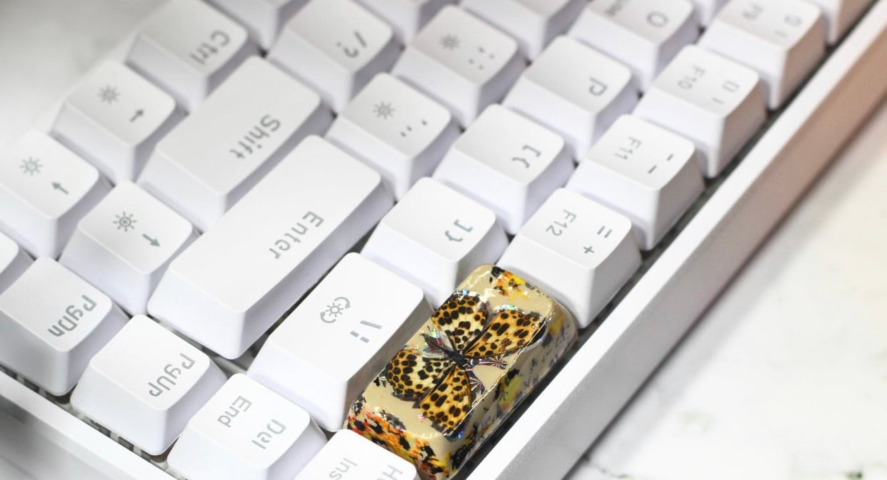 Stylish Cheetah Print Butterfly Key Caps for Mechanical Keyboards