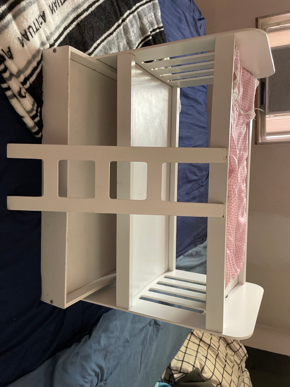 Doll bed