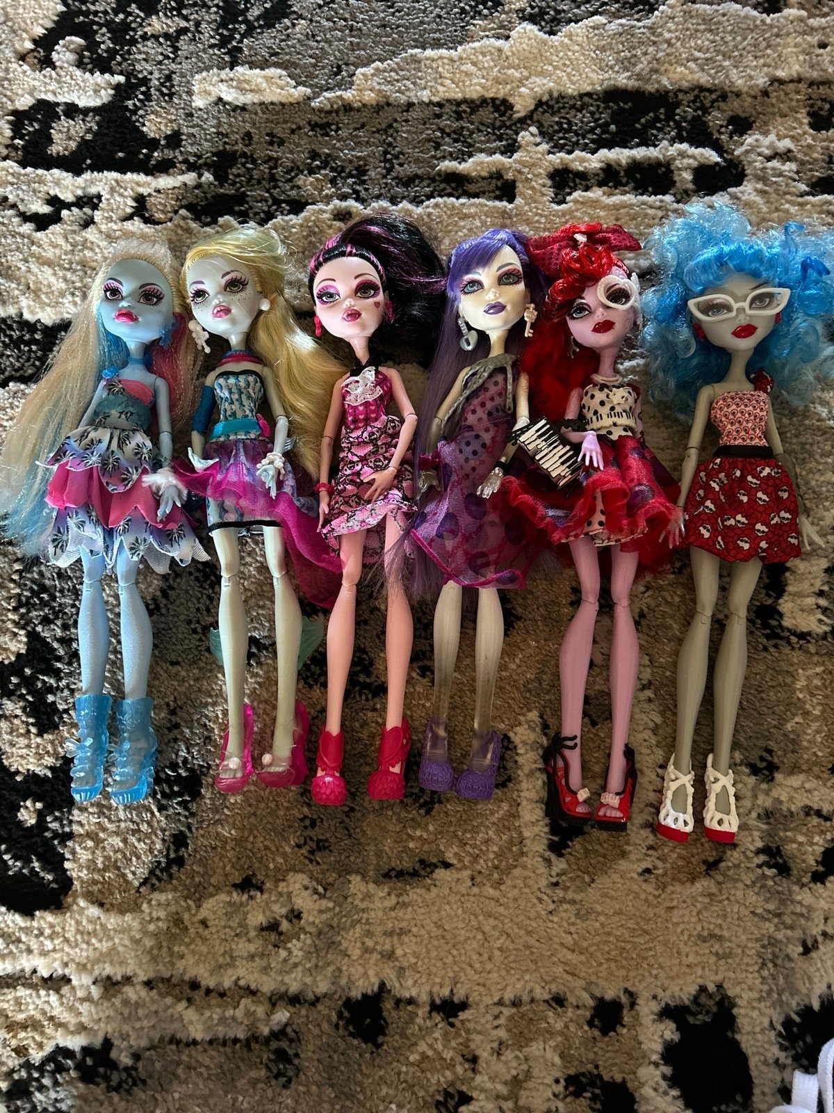Monster high bundle on hold