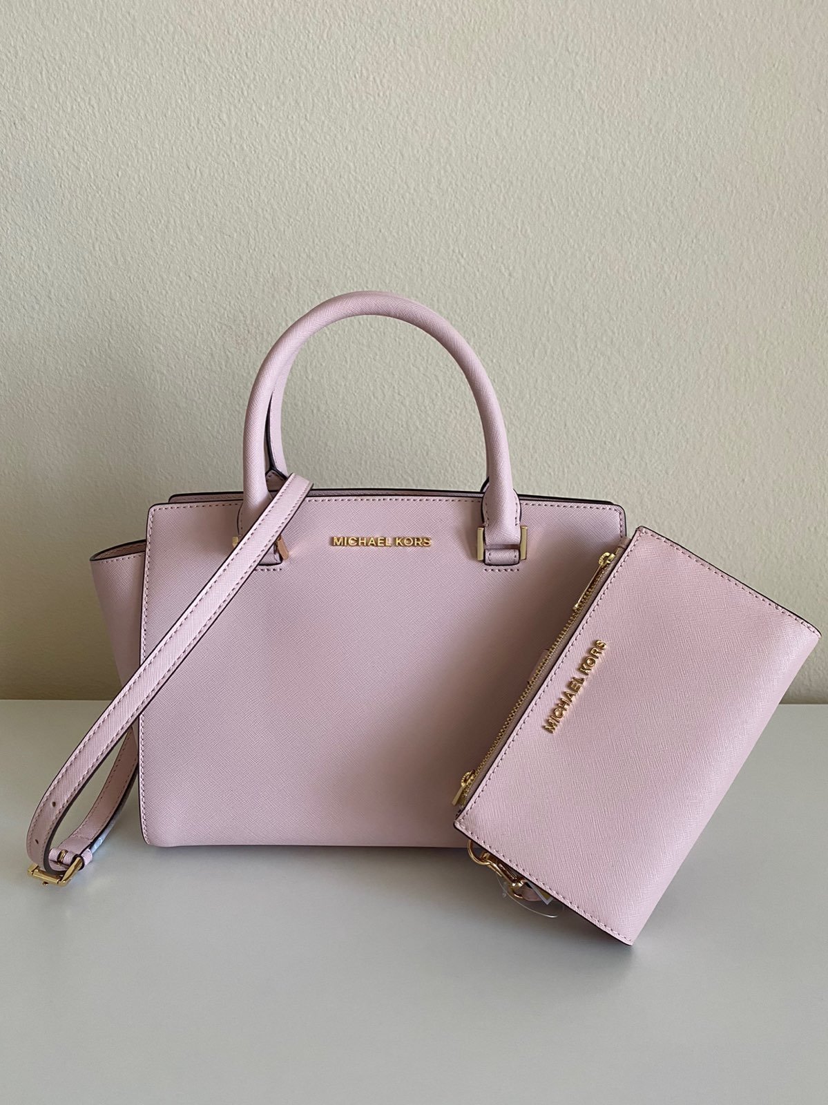 Michael Kors purse and wristlet set