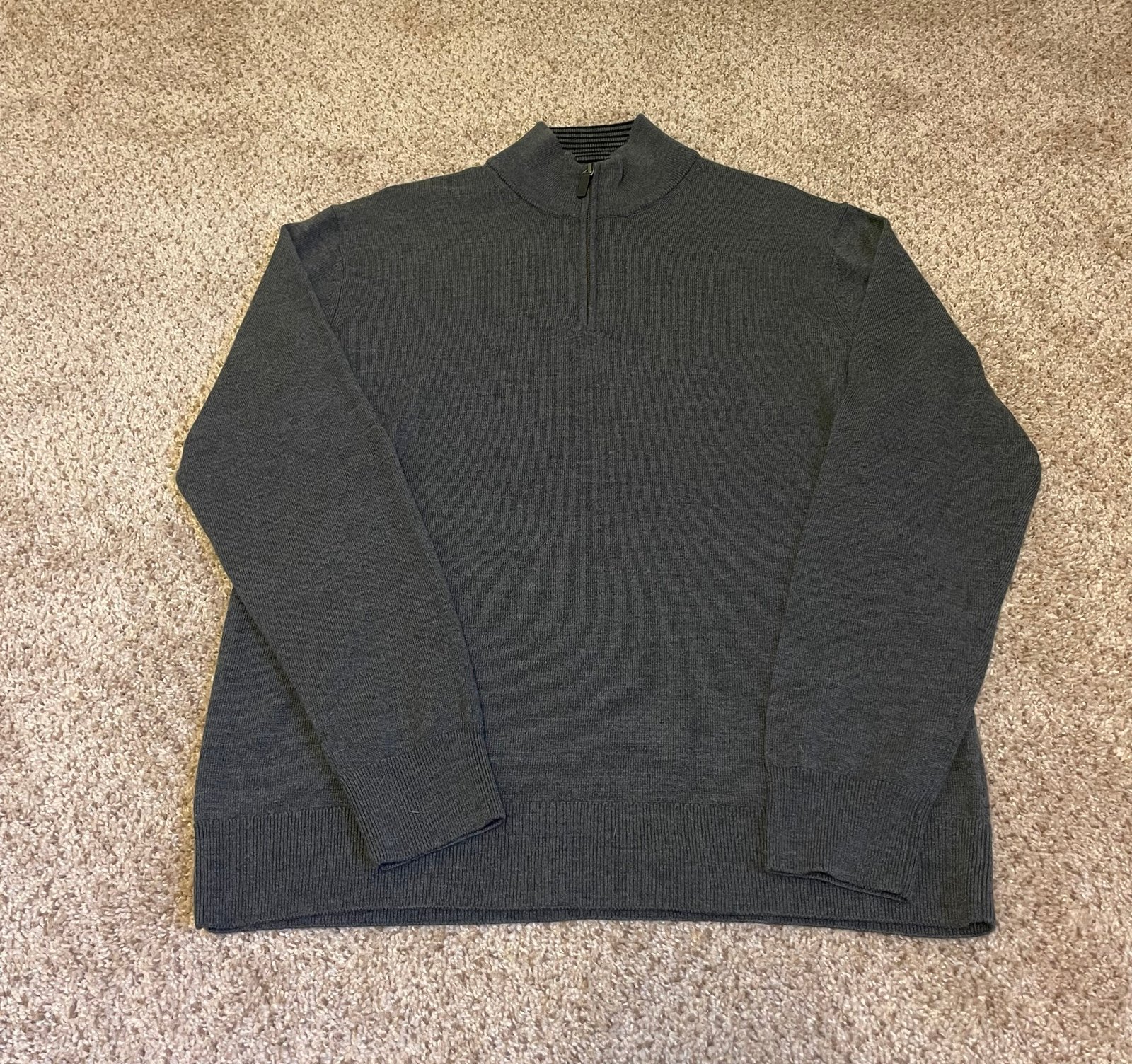 UNTUCKit Merino Wool Quarter 1/4 Zip Sweater Mens Medium Gray