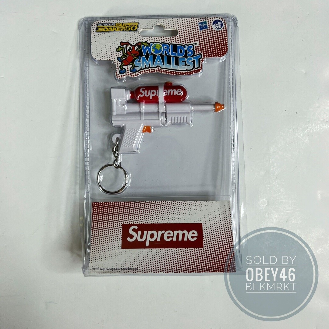 Supreme®/Super Soaker 50 Water Blaster Keychain Hasbro - New in Package