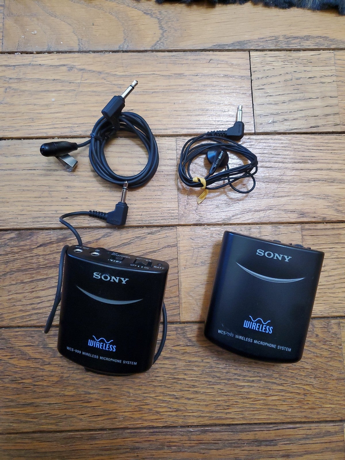Sony WCS-999 Wireless Microphone System