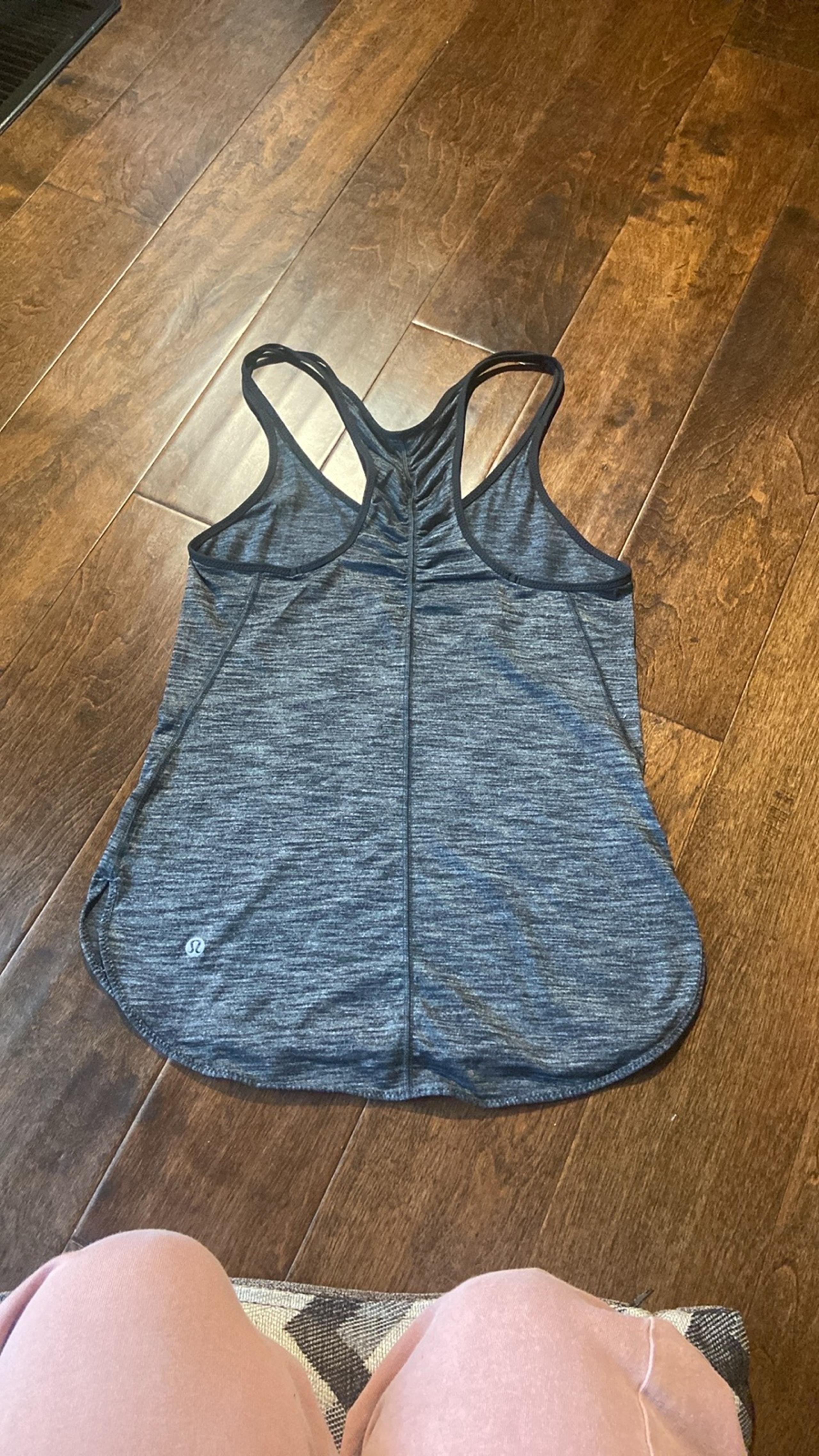 Lululemon Women's What The Sport Singlet black/white scrunch back size 4?