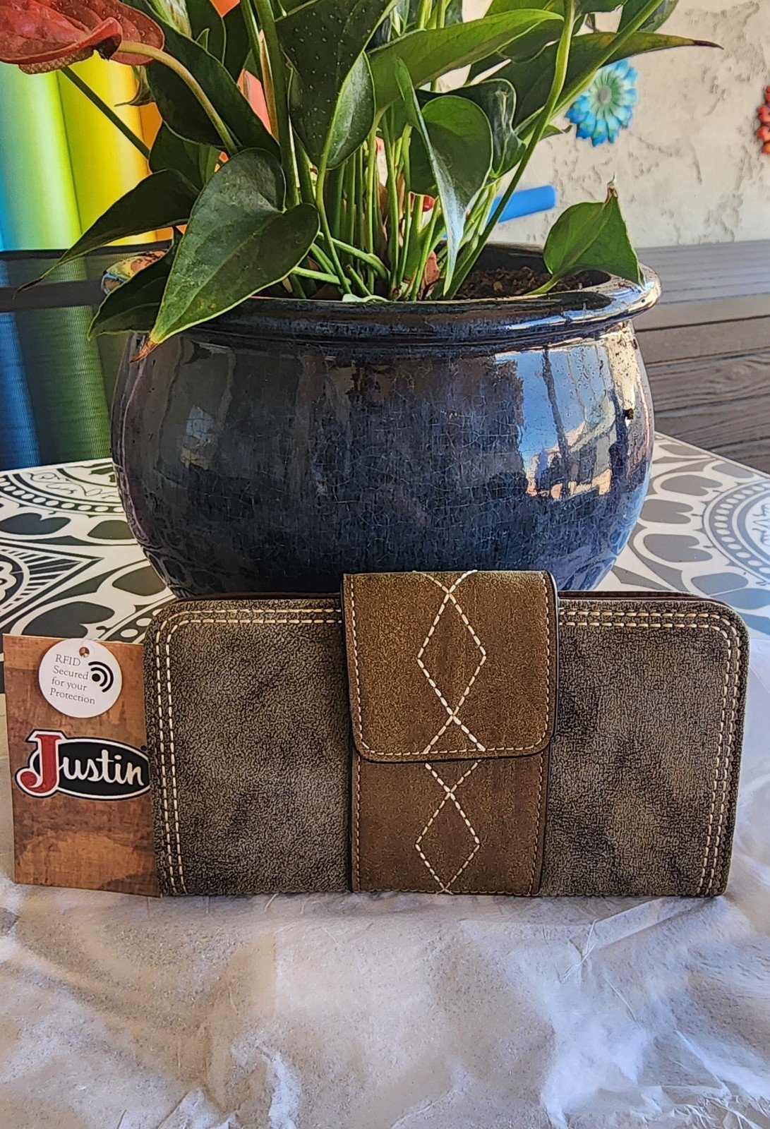 Justin Boots Ladies Distressed Brown Stitched Detail Wallet RFID Rustic Western