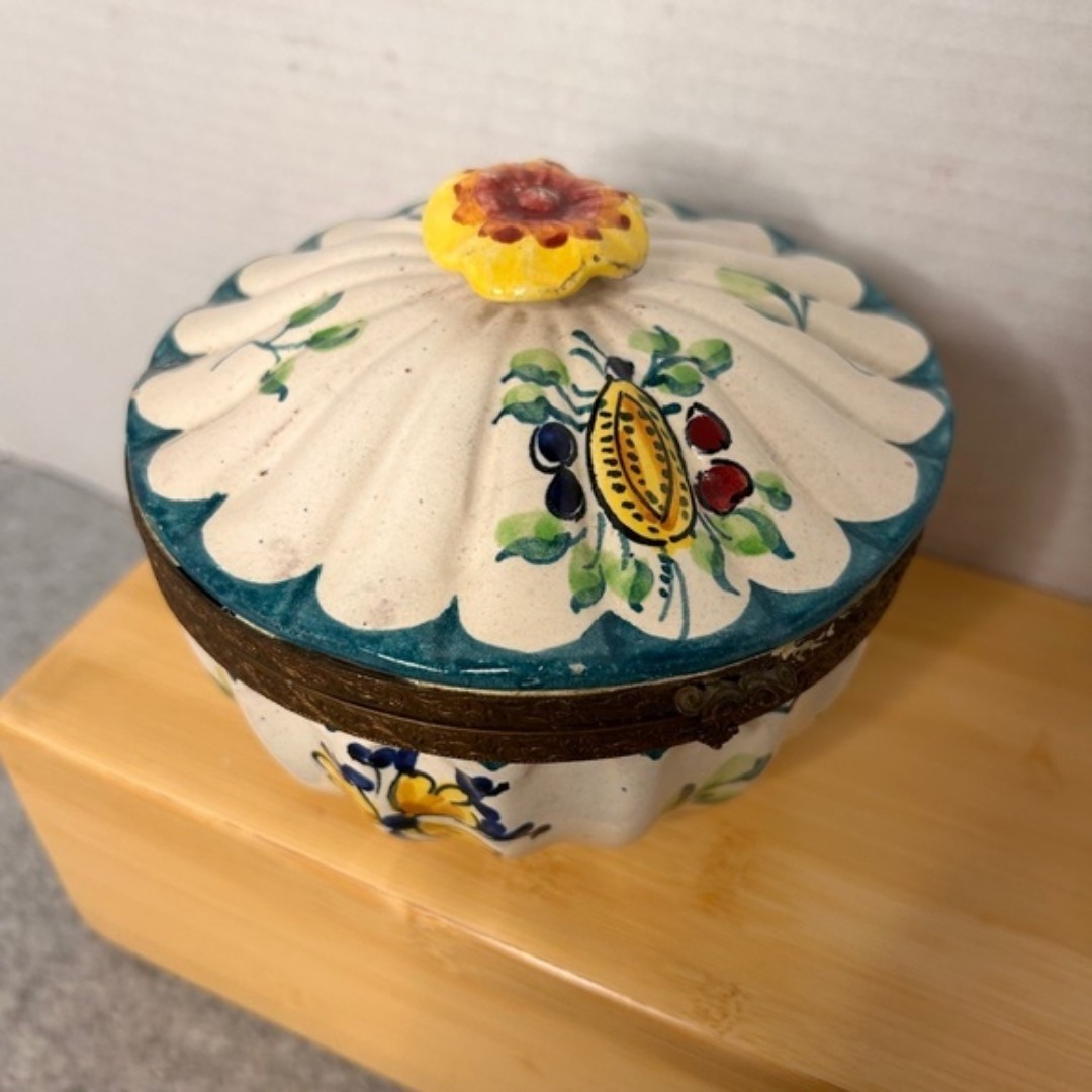 Vintage Handpainted Ceramic Trinket Box Metal Hinge Floral Made In Italy 6x5