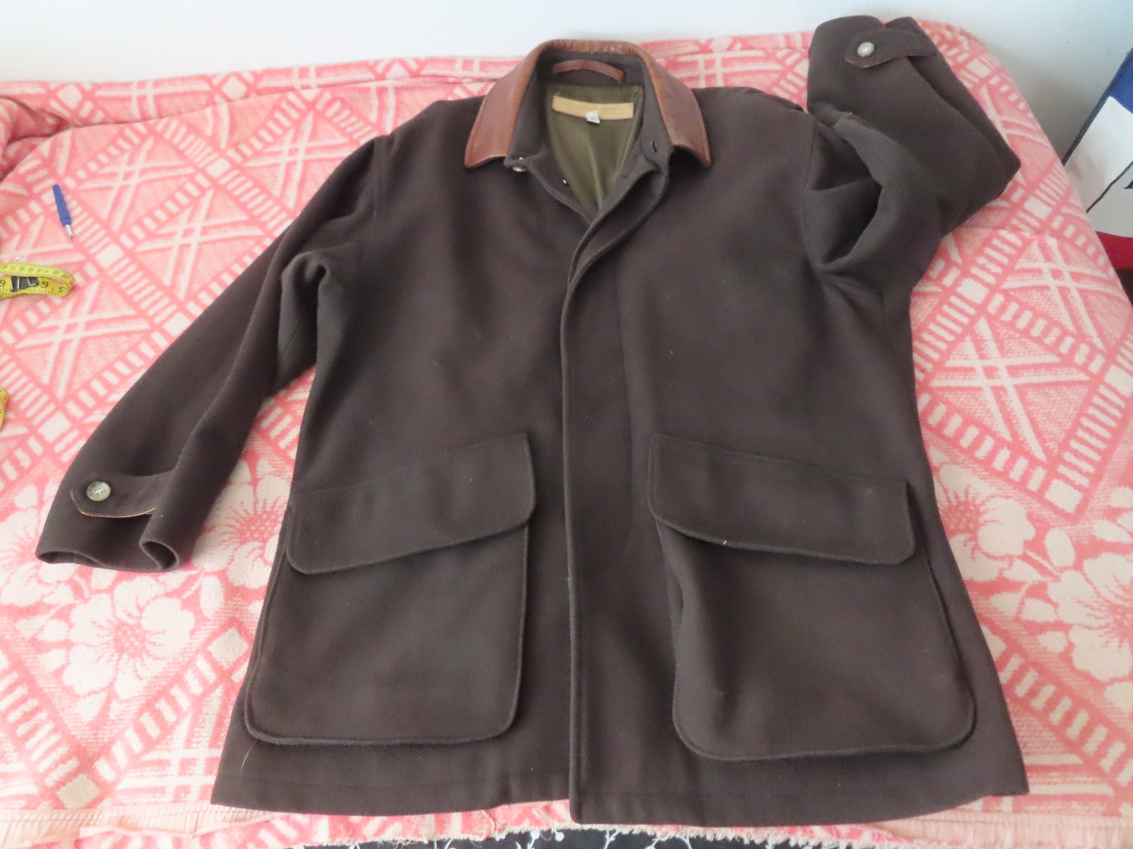 McKenzie Tribe Men's Brown Wool Coat w/ Tan Leather Trim Size M Made in USA