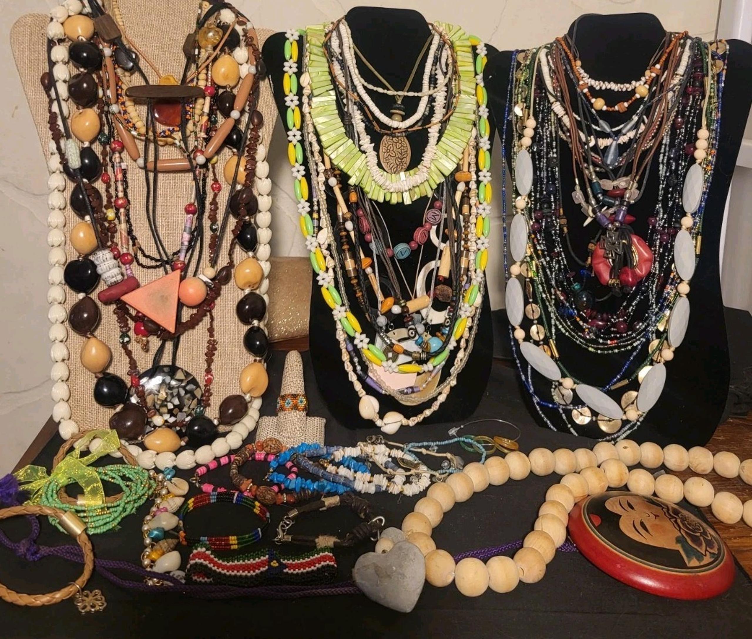 Vintage Now Women’s Boho Jewelry Lot Necklaces Bracelets Shells Stones 3 + Lb