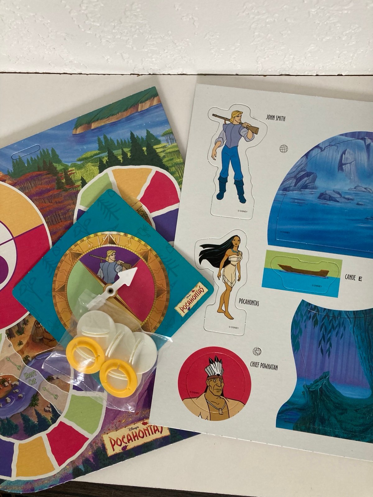 NIB Vintage Disney’s Pocahontas The Electronic Talking Board Game - detail