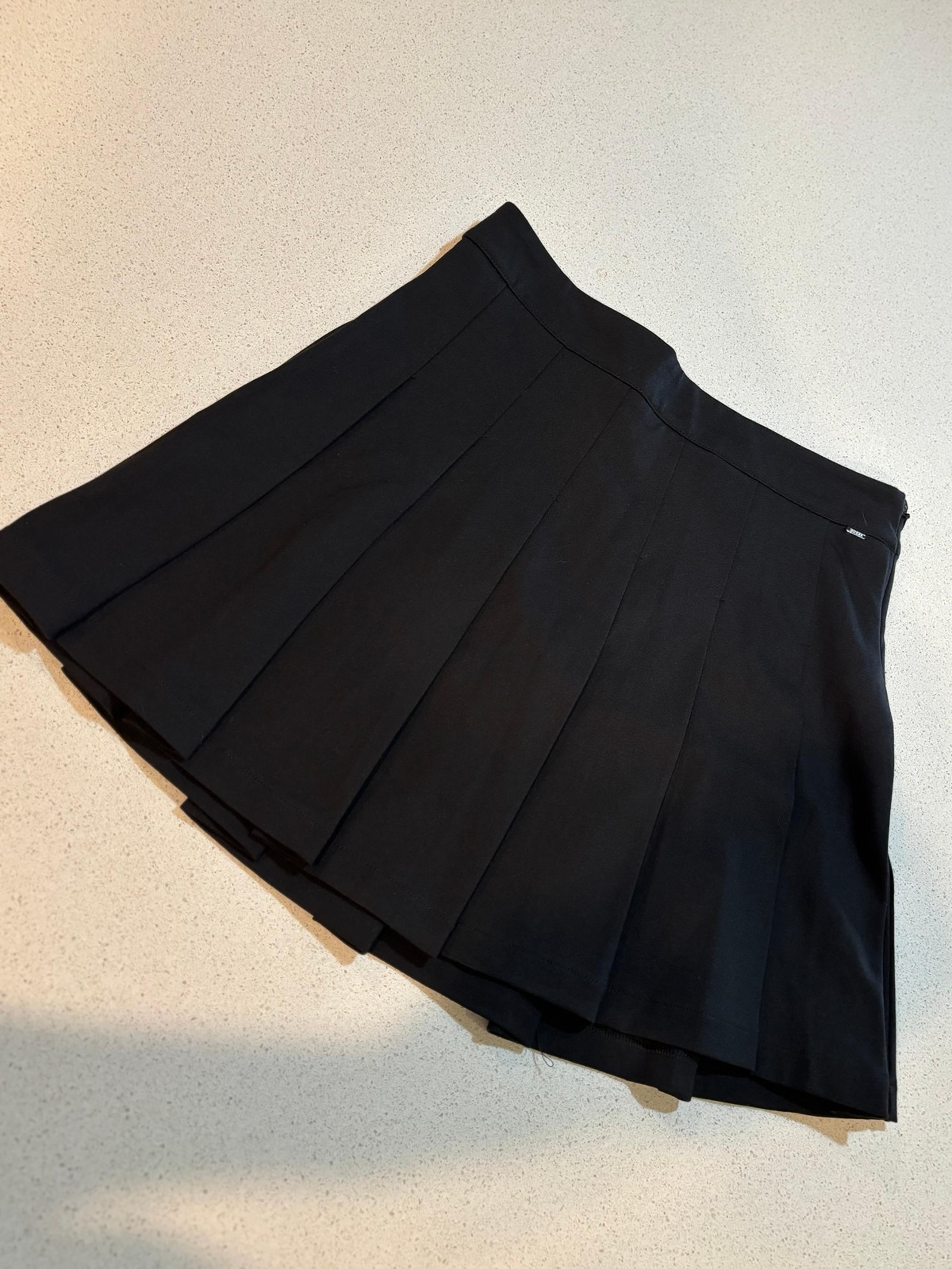 Guess Skirt- NWT