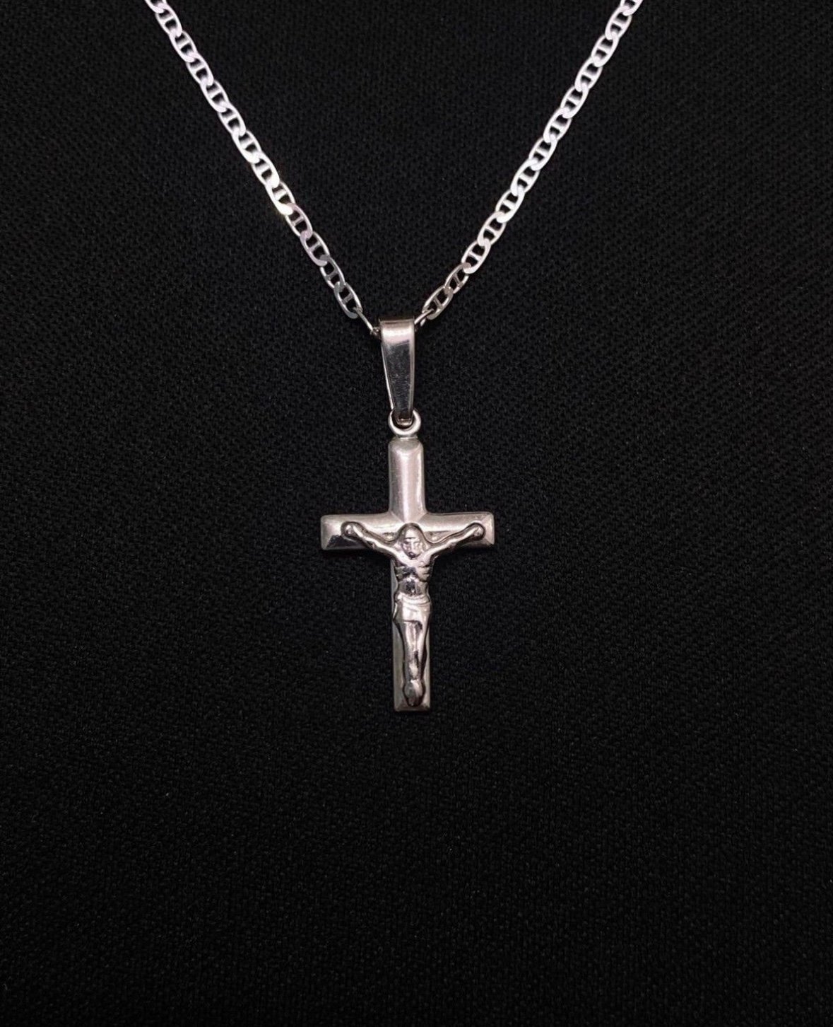 Sterling Silver Small Crucifix With 18” Silver Mariner Chain