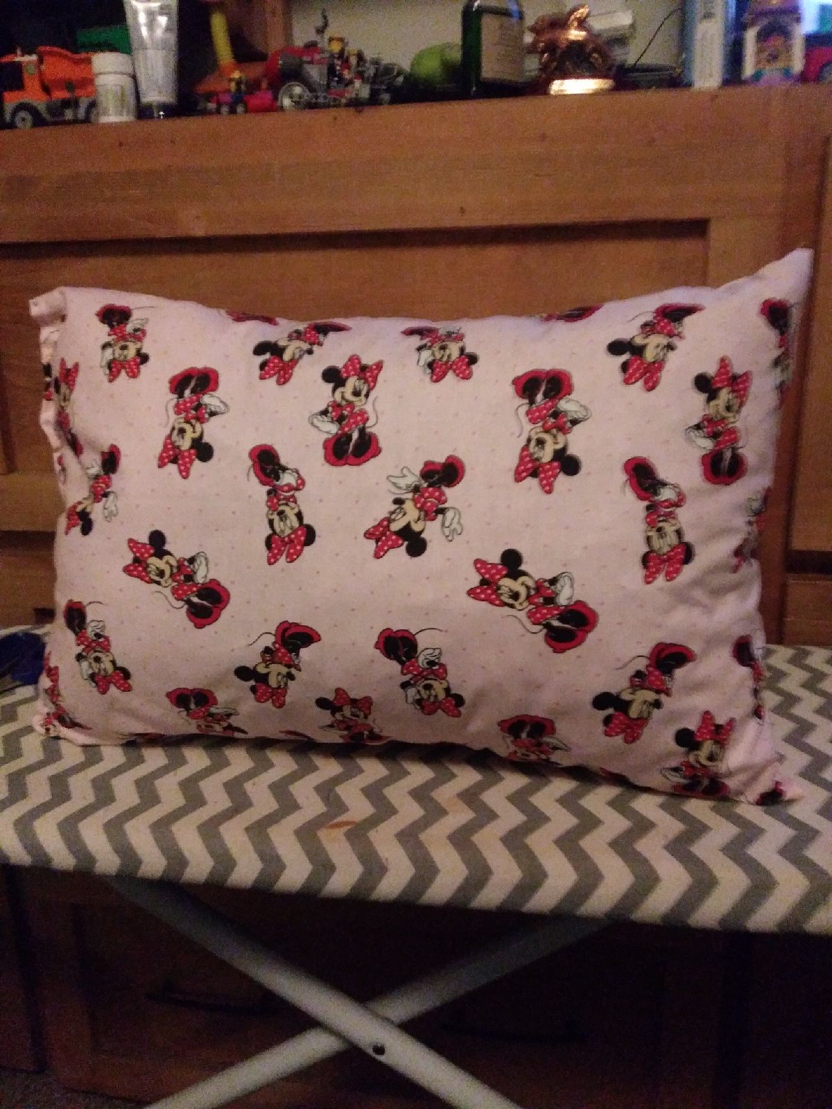 minnie mouse throw pillow