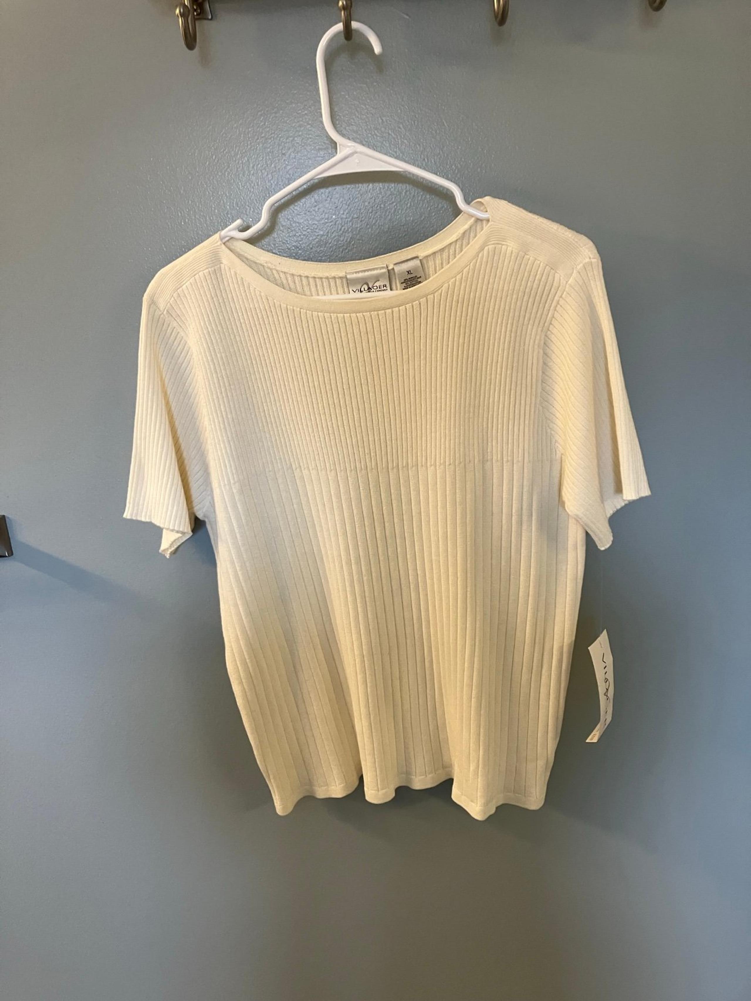NWT Liz Claiborne Villager Women’s Scoop Neck Ivory Sweater XL