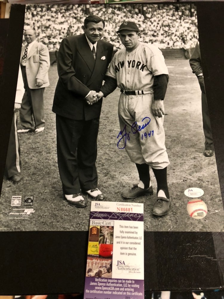 Autographed Yogi Berra 11x14 photo JSA