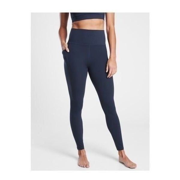 Athleta Salutation Stash Pocket II Tight size XS