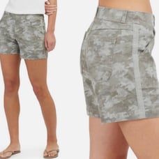Spanx Women's Stretch Twill 5 Shorts Stonewashed Green Camo Size Large NWT