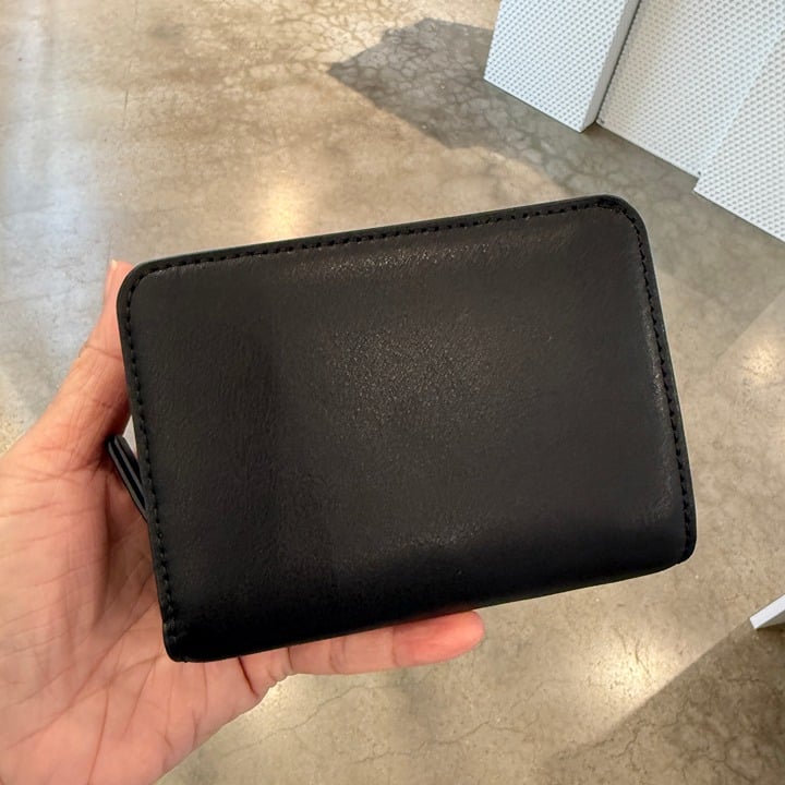 Marc Jacobs J Marc The Mini Compact Wallet 2S3SMP003S01 In Black