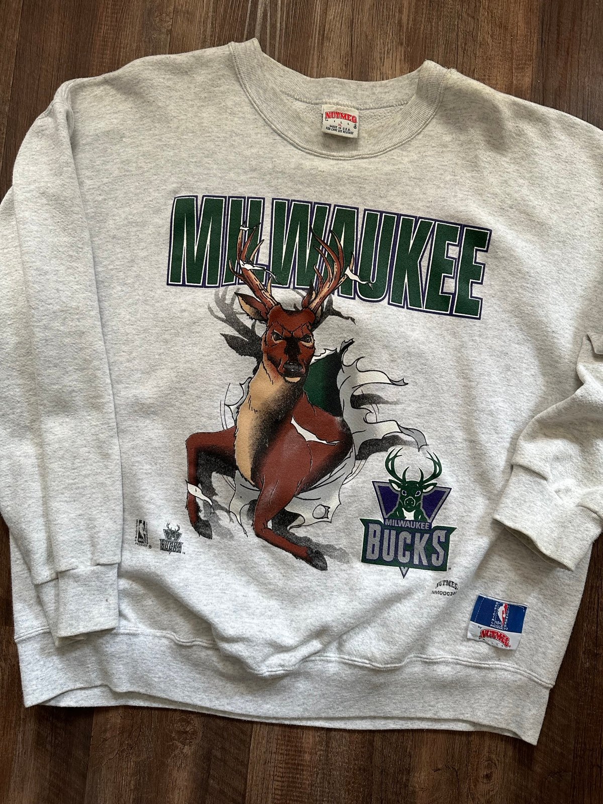 SUPER RARE! Vintage Milwaukee Bucks Double Sided Crewneck Sweatshirt XL