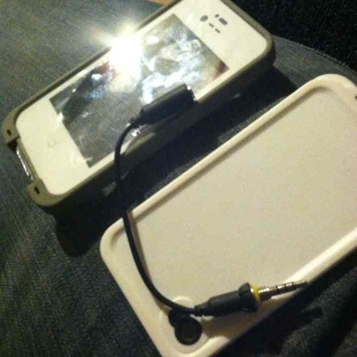 IPhone 4s 16gb +waterproof case
