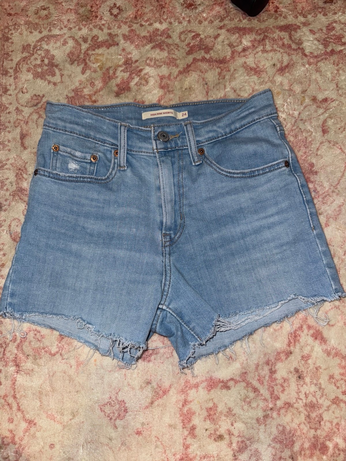 Levi ’s
