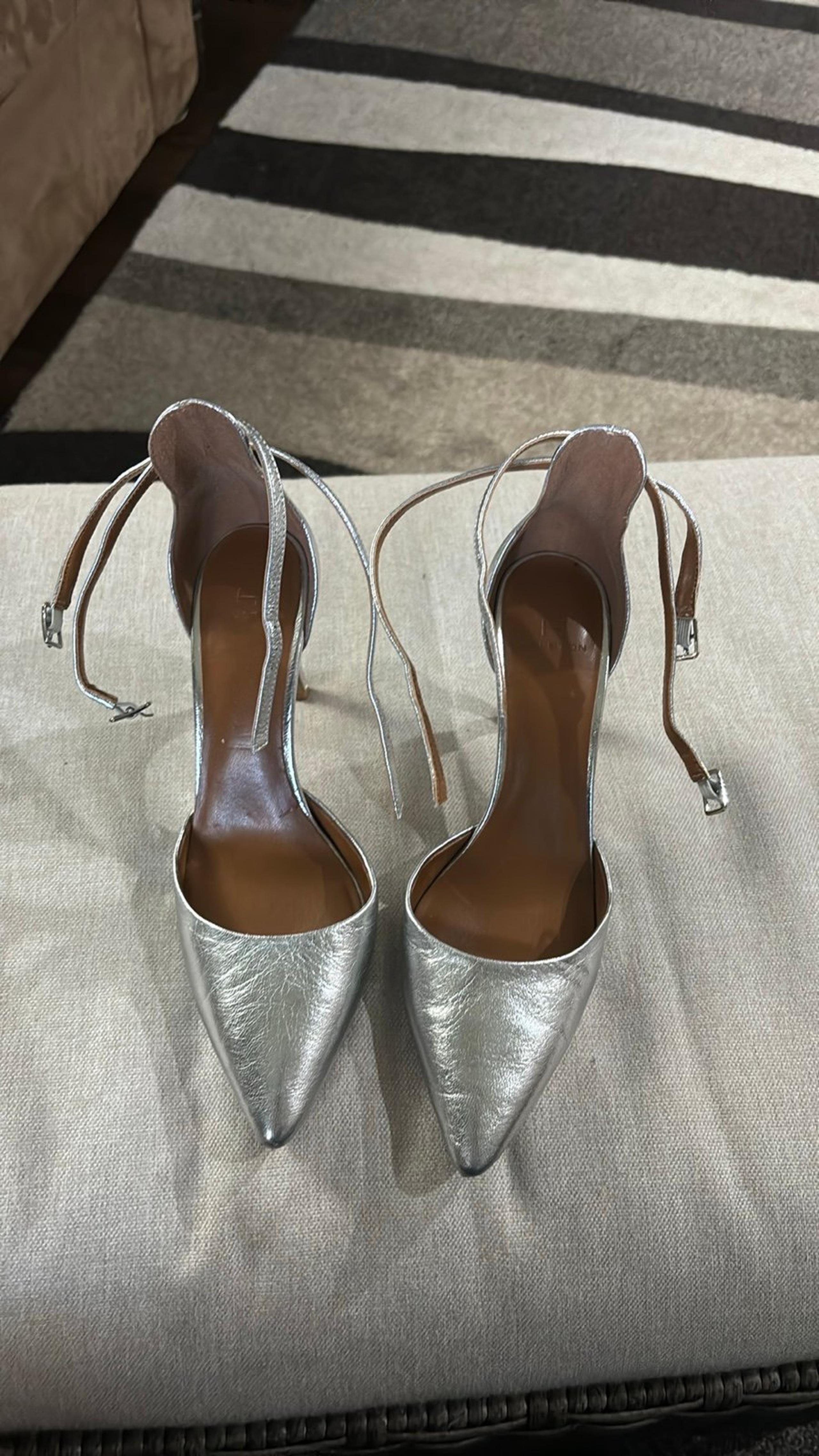 H by Halston “London” Silver Leather High Heel Ankle Strap Pump Sz 8