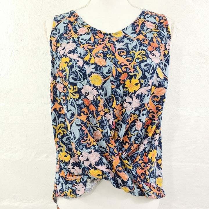 SLEEVELESS TOP