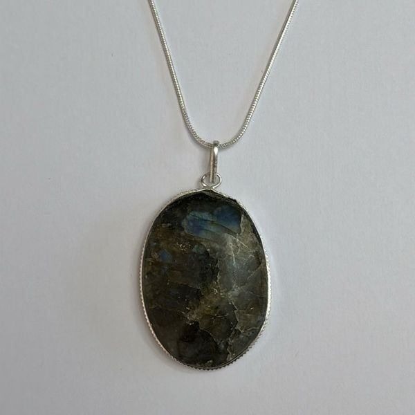 Labradorite Pendant On Sterling Silver 925 17.5” Chain