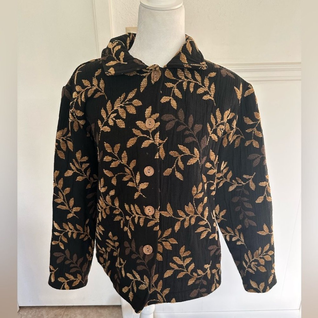 Coldwater Elegant Black Jacket Black with Gold Leaf Pattern size Petite Medium