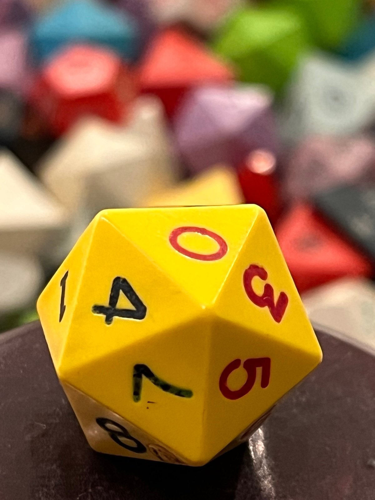 Vintage Gamescience d20 opaque yellow w/ fresh pips rpg ad&d dice 121323@